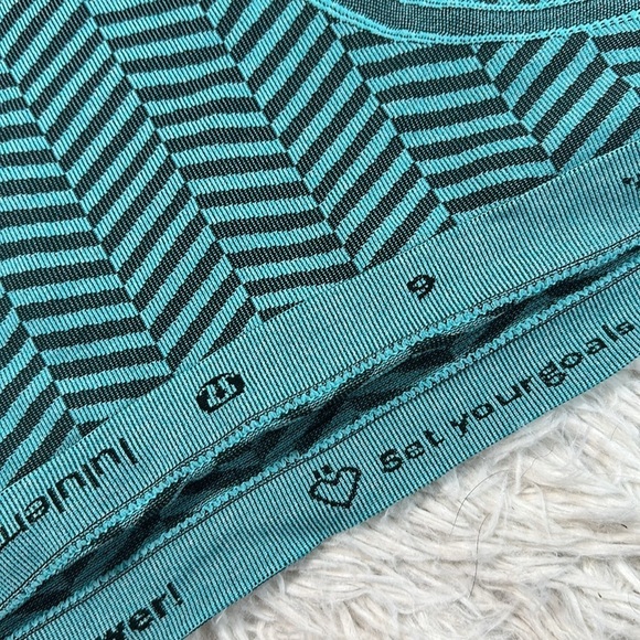 Lululemon Swiftly Tech Tank - Picture 2 of 3